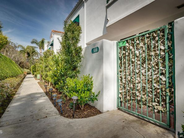7412 Seabluff Drive 108, Huntington Beach CA 92648