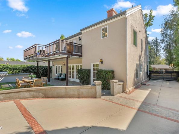 1345 Lomay Place, Pasadena CA 91103