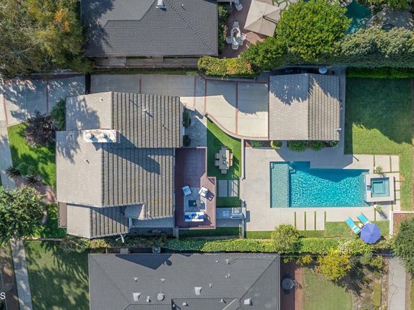 1345 Lomay Place, Pasadena CA 91103