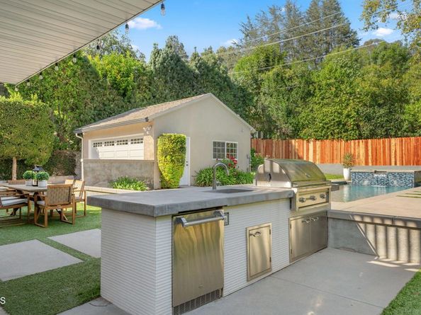1345 Lomay Place, Pasadena CA 91103
