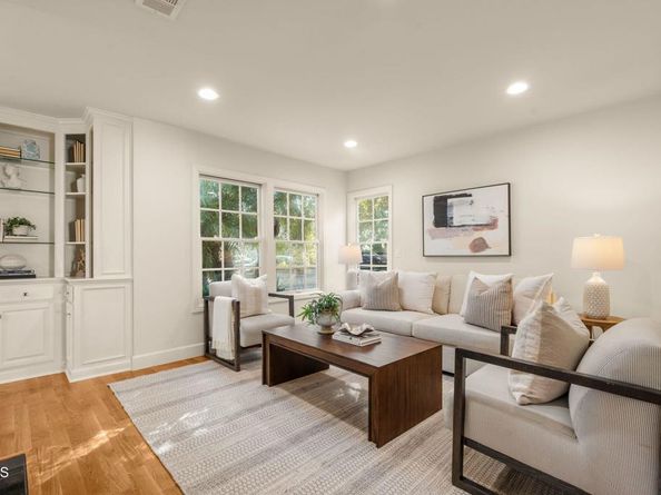 1345 Lomay Place, Pasadena CA 91103