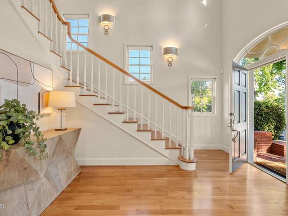 1345 Lomay Place, Pasadena CA 91103