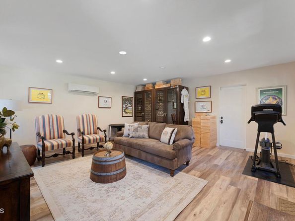 2092 Midlothian Drive, Altadena CA 91001