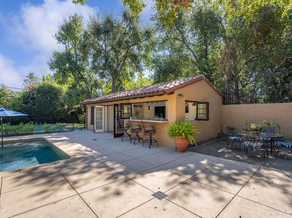2092 Midlothian Drive, Altadena CA 91001