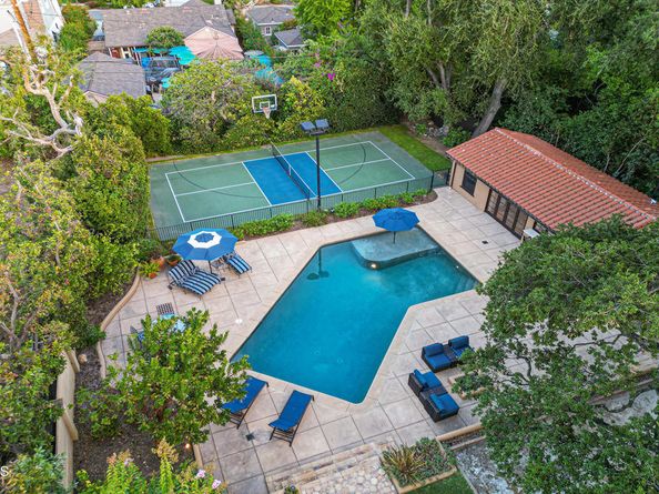 2092 Midlothian Drive, Altadena CA 91001