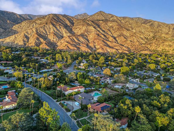 2092 Midlothian Drive, Altadena CA 91001