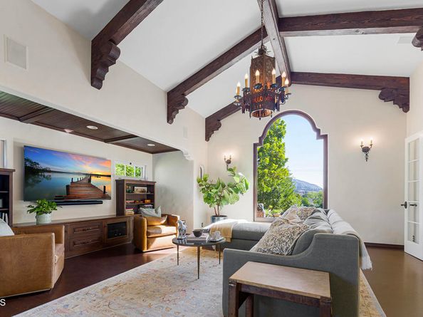2092 Midlothian Drive, Altadena CA 91001
