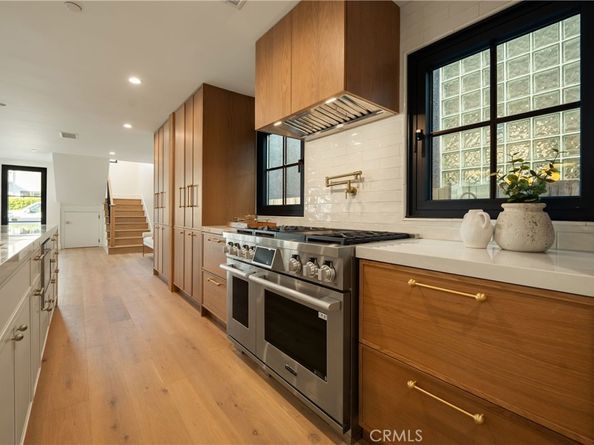 214 Abalone Avenue, Newport Beach CA 92662