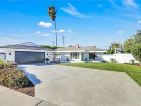 2046 Calvert, Costa Mesa CA 92626