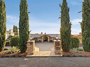 1542 La Loma, North Tustin CA 92705