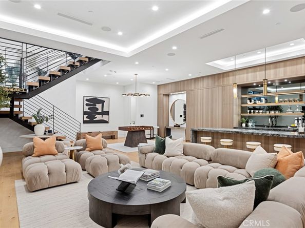 304 Poppy Ave, Corona Del Mar CA 92625