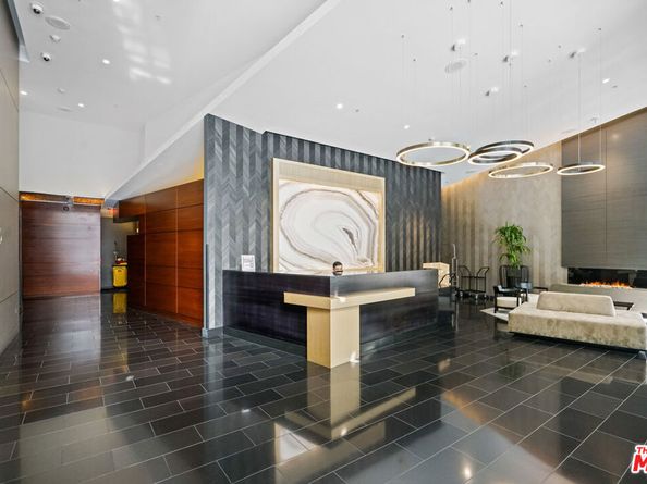 1155 S Grand Avenue 817, Los Angeles CA 90015