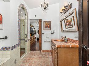 4016 East Boulevard, Los Angeles CA 90066