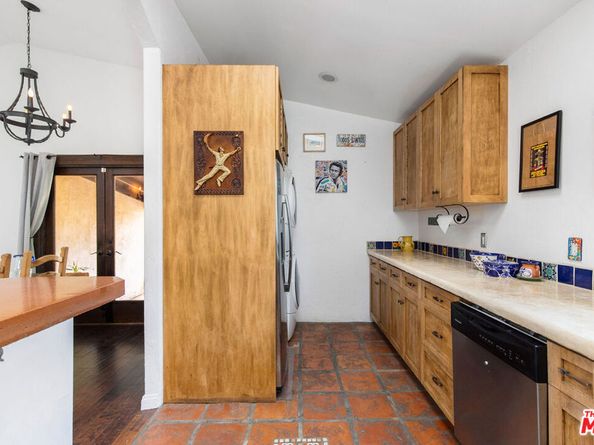 4016 East Boulevard, Los Angeles CA 90066