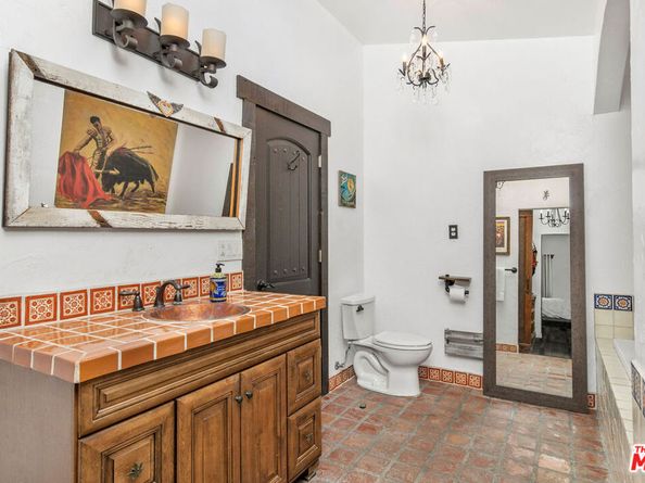 4016 East Boulevard, Los Angeles CA 90066