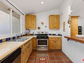 4016 East Boulevard, Los Angeles CA 90066