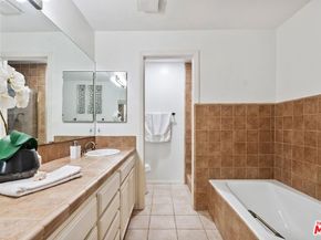2307 S Bentley Avenue 2, Los Angeles CA 90064