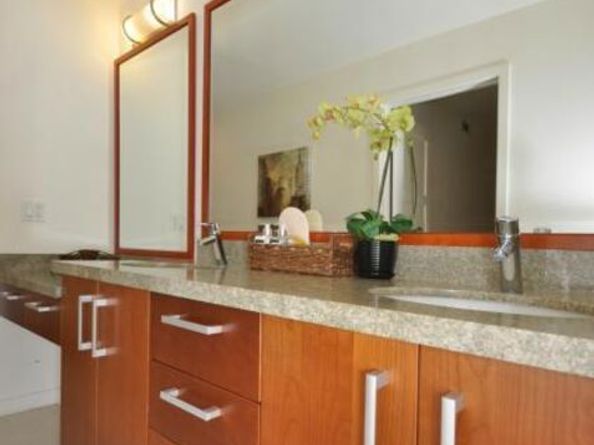 4407 Francis Avenue 305, Los Angeles CA 90005
