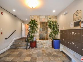 4407 Francis Avenue 305, Los Angeles CA 90005