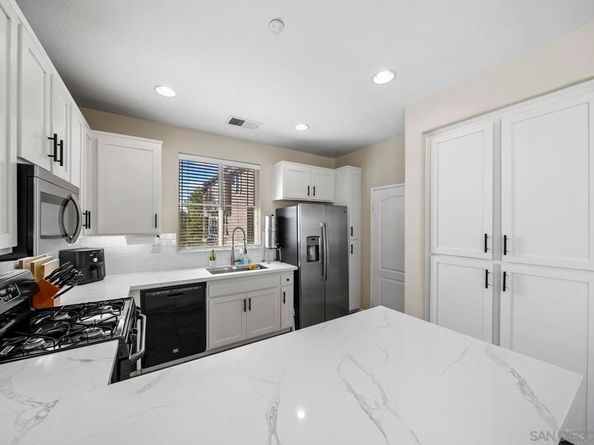 1613 Yellow Pine Pl, Chula Vista CA 91915