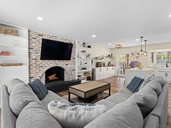 6992 Renkrib Avenue, San Diego CA 92119