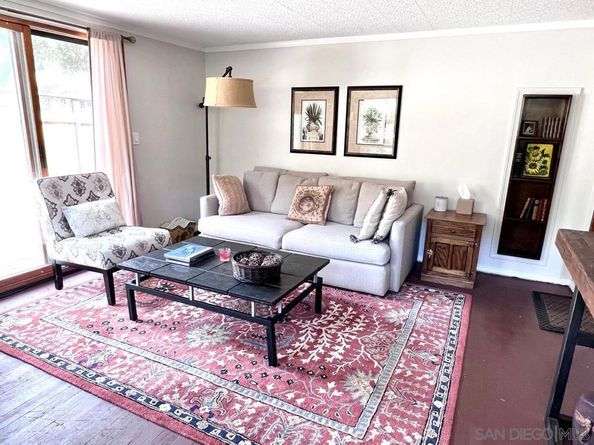 20135 Elm Ln, Escondido CA 92029