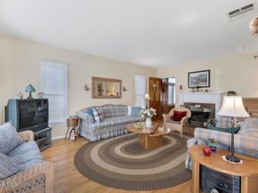 1936 N Rose Street, Burbank CA 91505