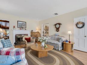 1936 N Rose Street, Burbank CA 91505