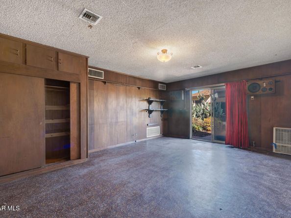 7639 Whitsett Avenue, North Hollywood CA 91605