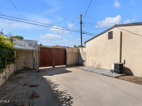 7639 Whitsett Avenue, North Hollywood CA 91605
