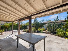 7639 Whitsett Avenue, North Hollywood CA 91605