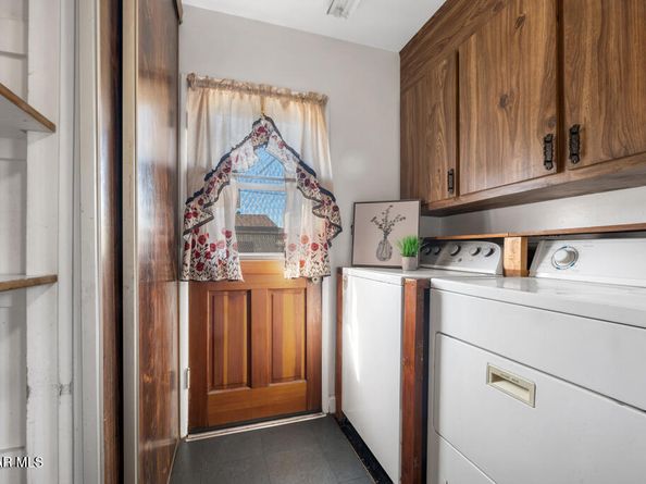 7639 Whitsett Avenue, North Hollywood CA 91605