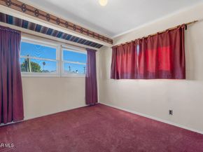 7639 Whitsett Avenue, North Hollywood CA 91605