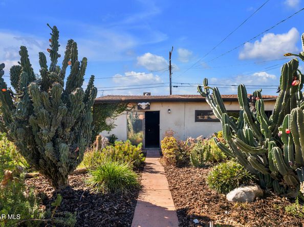 7639 Whitsett Avenue, North Hollywood CA 91605