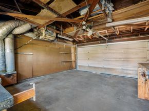 7639 Whitsett Avenue, North Hollywood CA 91605