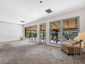 7639 Whitsett Avenue, North Hollywood CA 91605