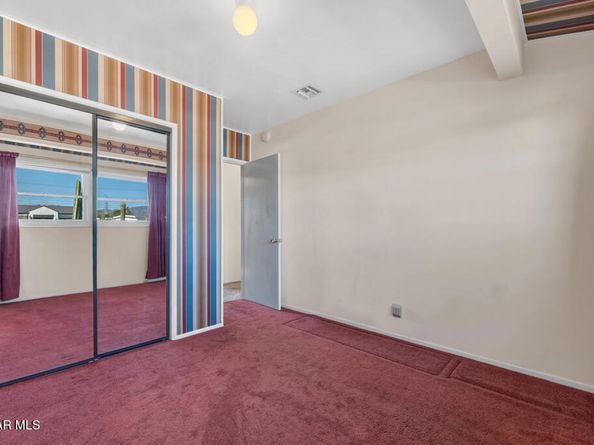 7639 Whitsett Avenue, North Hollywood CA 91605