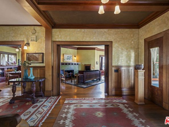 2102 W 24th Street, Los Angeles CA 90018