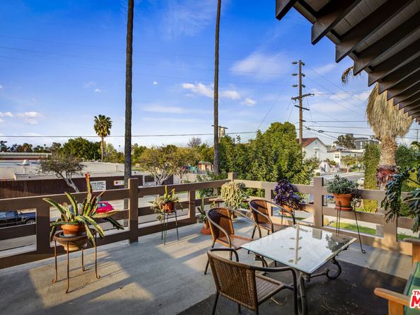 2102 W 24th Street, Los Angeles CA 90018
