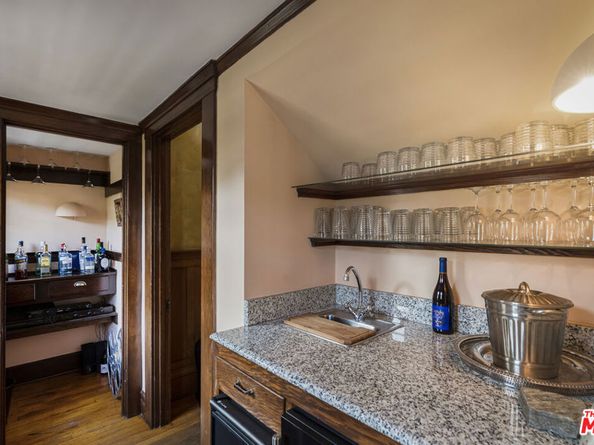 2102 W 24th Street, Los Angeles CA 90018