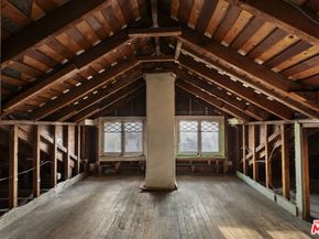 2102 W 24th Street, Los Angeles CA 90018