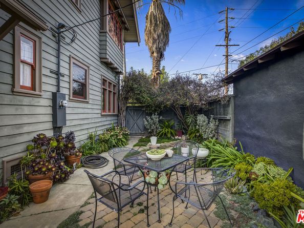2102 W 24th Street, Los Angeles CA 90018