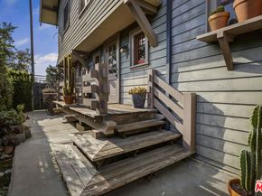 2102 W 24th Street, Los Angeles CA 90018