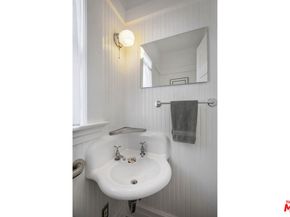 2102 W 24th Street, Los Angeles CA 90018