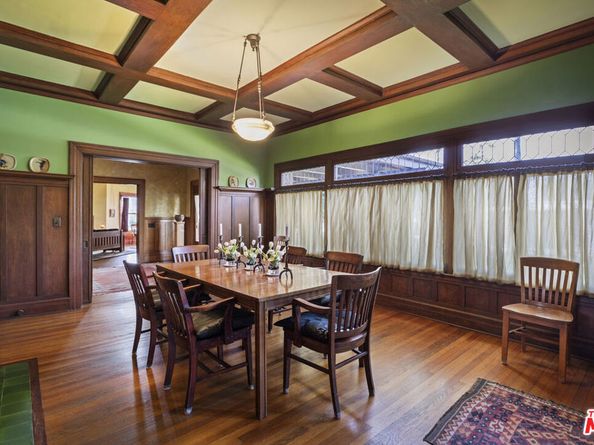 2102 W 24th Street, Los Angeles CA 90018