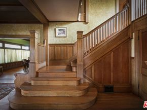 2102 W 24th Street, Los Angeles CA 90018