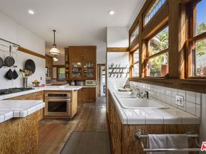 2102 W 24th Street, Los Angeles CA 90018