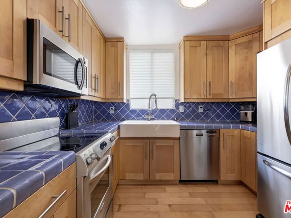 8530 Holloway Drive 315, West Hollywood CA 90069