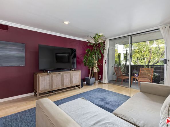 8530 Holloway Drive 315, West Hollywood CA 90069