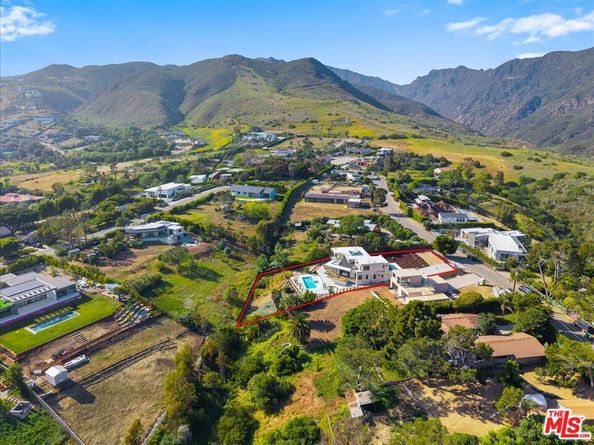 5675 Calpine Drive, Malibu CA 90265